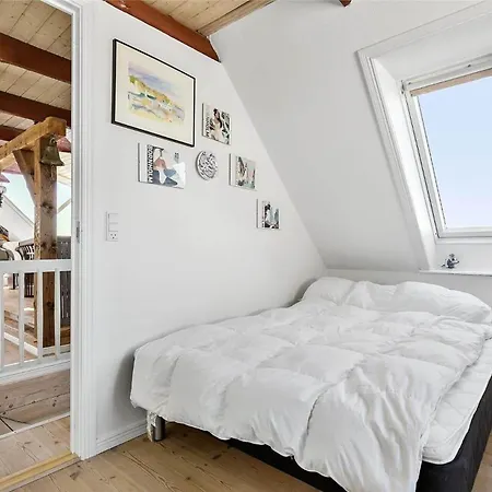 6779-allinge-sdr-strandvej-5 Semesterbostad *