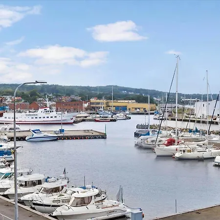 6779-allinge-sdr-strandvej-5 בית נופש *